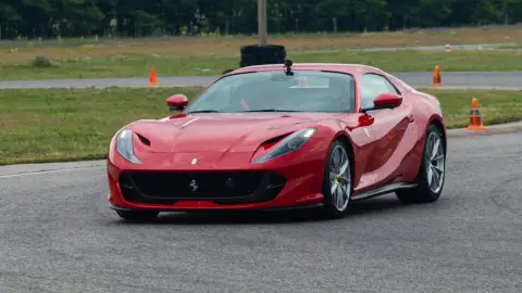 Ferrari 812 élményvezetés Ausztriában Párndorf mellett 3