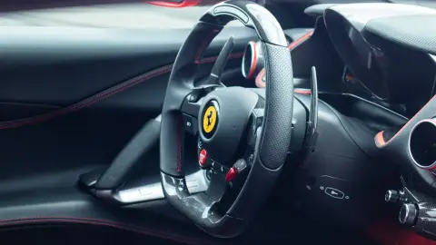 Ferrari 812 élményvezetés Ausztriában Párndorf mellett 2