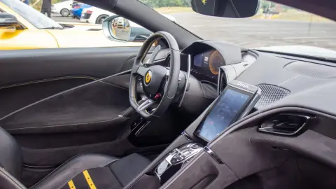 Vezess Ferrari Roma szuperautót a Kakucs Ringen 4