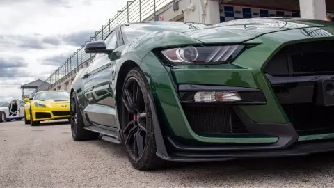 Mustang Shelby GT 500 élményvezetés Ausztriában Párndorf mellett