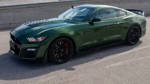 Ford Mustang Shelby GT500 élményvezetés a Kakucs Ringen