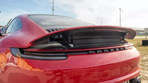 Porsche 911 élményautózás gyerekeknek a Kakucs Ringen