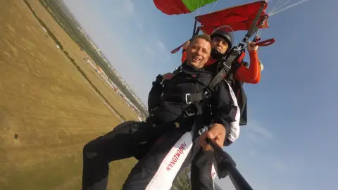 Tandemugrás 3500 méter magasból Szolnok felett 2