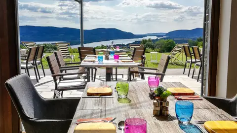 Reggeli kettesben a Natura Hill éttermében - Zebegény 1