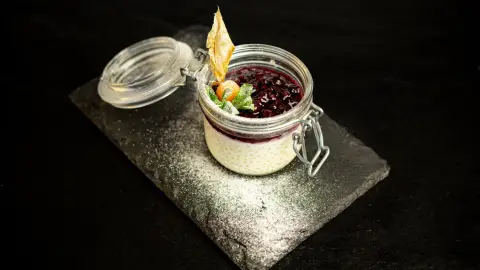 Hajós vacsora Budapesten! Romantikus környezet, élő zenei előadás! 9