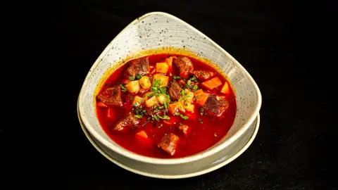 Hajós vacsora Budapesten! Romantikus környezet, élő zenei előadás! 10