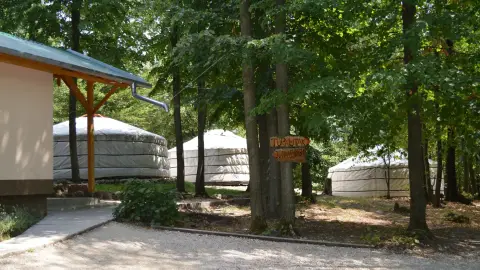 Jurtaszállásban hétköznapi kaland Dobogókőn 6