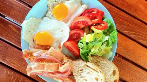 Kettesben a Nautilus Hajós Bár fedélzetén Esztergomban 7