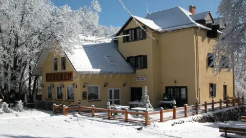 Hegyvidéki pihenés kettesben Dobogókőn, a Platán panzióban 6