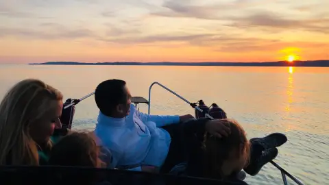 Vitorlás túra naplementében Siófokon ajándék pezsgővel 3