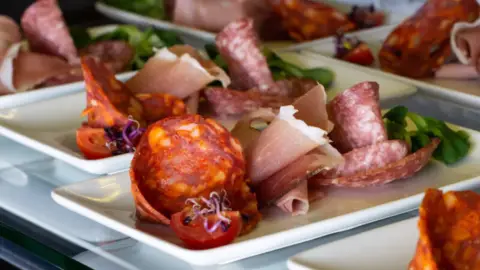 Korlátlan ételfogyasztás a Családdal az Ape Regina étteremben Budapesten 7