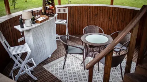 Anti-stressz csomag menedzsereknek vagy pároknak a Zarah Tanyán 12