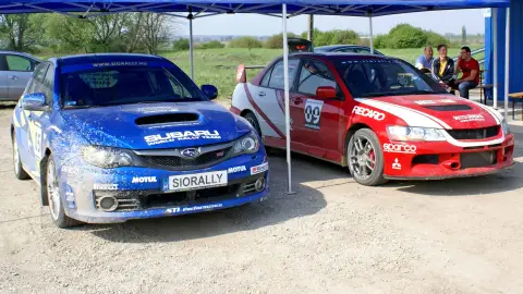 Mitsubishi és Subaru rally 4