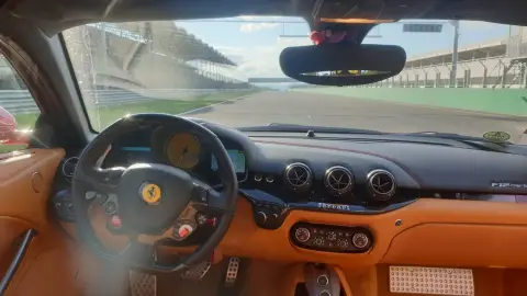 800 LE-ős Ferrari F12 Berlinetta kölcsönzése 1