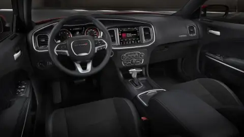 500 lovas Dodge Charger Bee SRT élményutazás 2