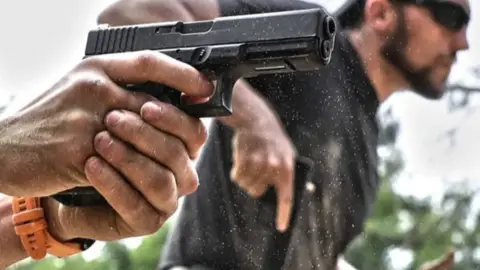 Fullos lövészeti csomag, hivatásos testőr oktatóval és oktatással 3