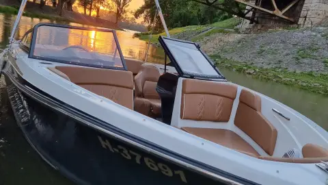 Motorcsónakkal zátonypiknik a Dunakanyarban Esztergomból indulva 2