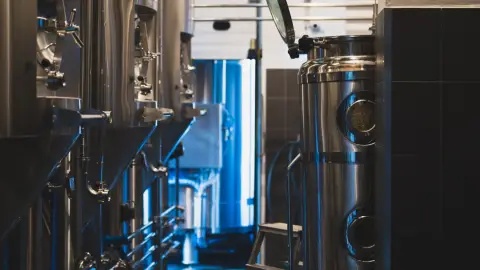 Sörrandi és főzdetúra kóstolóval a FIRST Craft Beer látványsörfőzdéjében 2