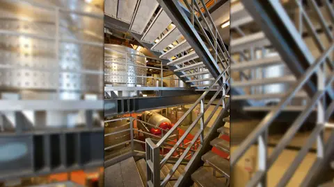 Pannonhalmi Apátsági Pincelátogatás 3 boros kóstolással 6