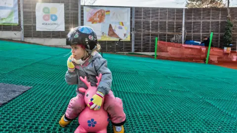 Privát Snowboard oktatás Gyerekeknek műanyag pályán 3