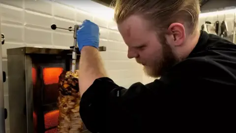 Döner Challenge teljesítése Esztergomban a .Pirosban