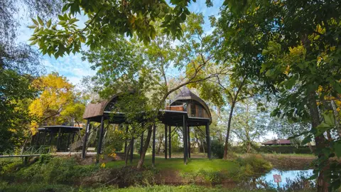 Pihenés jakuzzis lombházban a Kormorán kikötőben Tiszafüreden 4