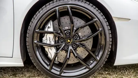 610 lóerős Lamborghini Huracan LP 610-4 autópályás vezetés 3