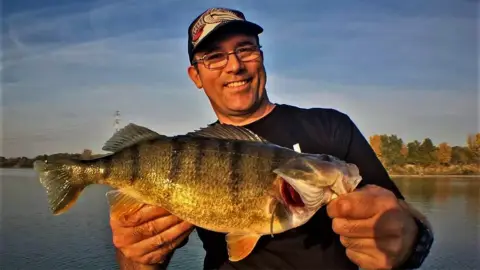 Pergetős horgászélmény ajándékba a Lupa tóra