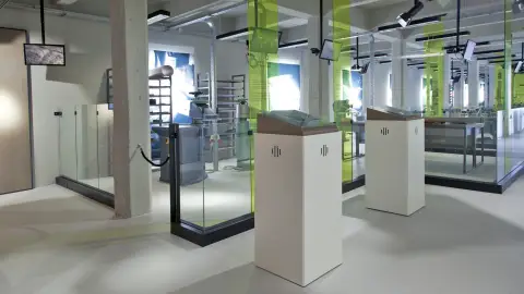 Egyedi bőrkesztyű készítő workshop az 1861 Kesztyű Látványmanufaktúrában Pécsen 3