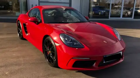 Porsche 718 Cayman S autópályás élményvezetés