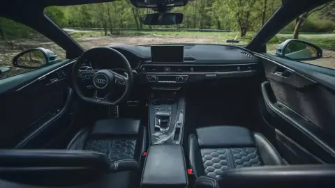 Utcai élményvezetés egy igazi némettel: Egy Audi RS 5-tel! 2