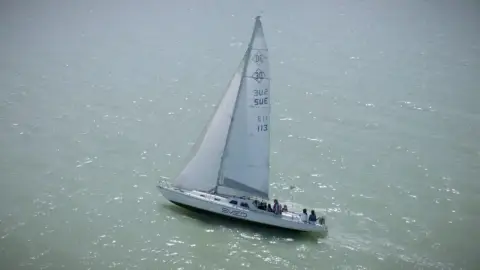 Naplemente, romantikázás egy SVÉD vitorlás fedélzetén 4