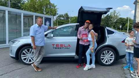 Tesla Model X utcai vezetése Fótról v. Törökbálintról indulva