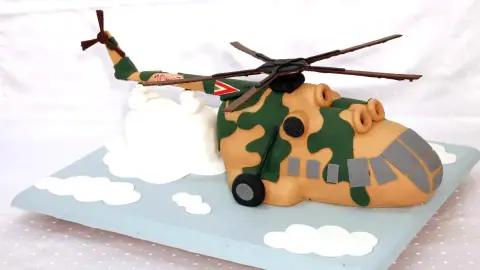 Egyedi formatorta a buli fénye 2