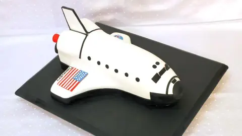 Egyedi formatorta a buli fénye 1