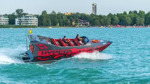 Páros HyperJet Adrenalin élményhajózás a Balatonon 3