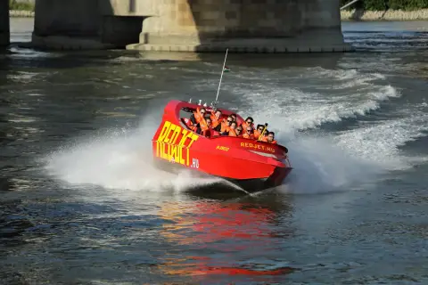 Apa-fia Driftelés a Dunán REDJET motorcsónakkal 3