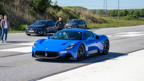 Maserati MC20 élményvezetés a Kakucs Ringen 3