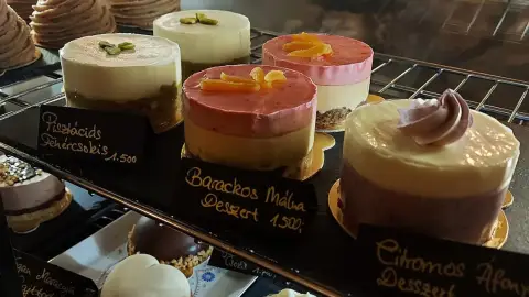 Romantika kettesben a C’est la vie Caféban, Pátyon 12