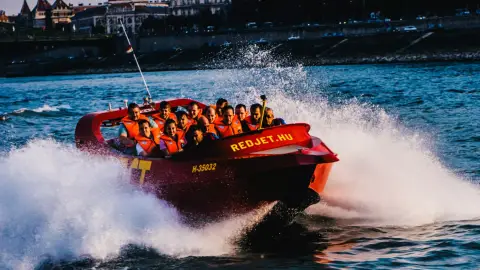 Apa-fia Driftelés a Dunán REDJET motorcsónakkal