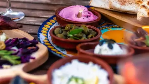 Balatoni Mediterrán Kertlátogatás, degusztációs menüvel 2 főre 5