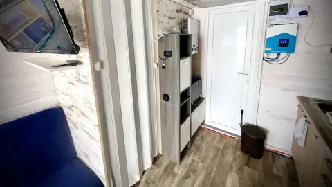 Tisza-tavon úszóház bérlés, kikötőben lekötve szállásnak 5