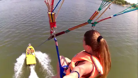 Víziejtőernyőzés a Tisza tavon 3